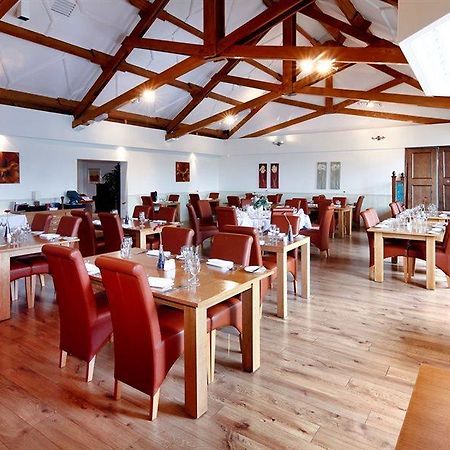 Mercure Swindon East Hotel And Spa Екстер'єр фото