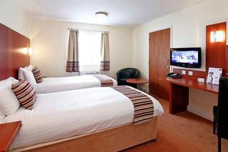 Mercure Swindon East Hotel And Spa Екстер'єр фото
